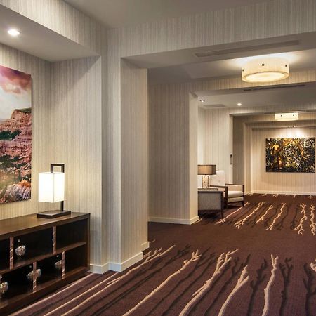 คอร์ตยาร์ด เออร์ไวน์ สเปคตรัม Hotel ภายนอก รูปภาพ