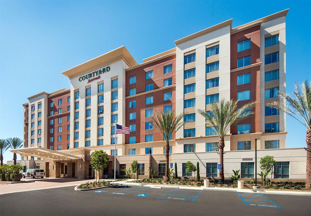 คอร์ตยาร์ด เออร์ไวน์ สเปคตรัม Hotel ภายนอก รูปภาพ